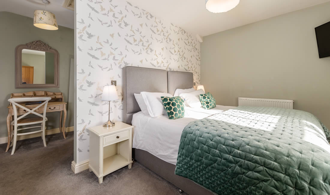 summary-garnett-bedroom
